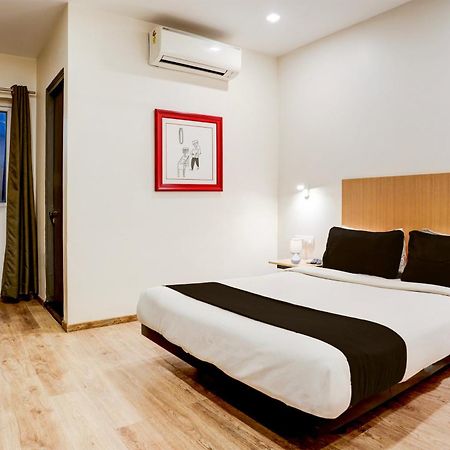 Super Townhouse Ulsoor Near Halasuru Metro Station Бенґалуру Екстер'єр фото