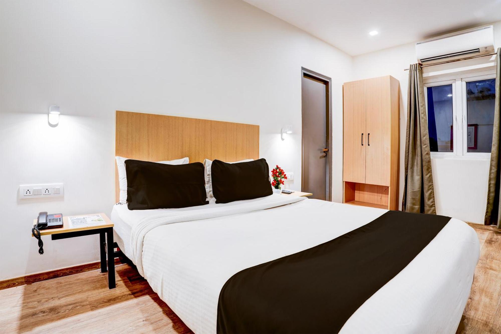 Super Townhouse Ulsoor Near Halasuru Metro Station Бенґалуру Екстер'єр фото